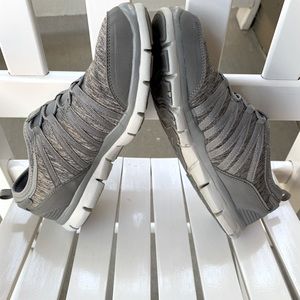 Skechers Air Cooked Memory Foam Women Size 10 US